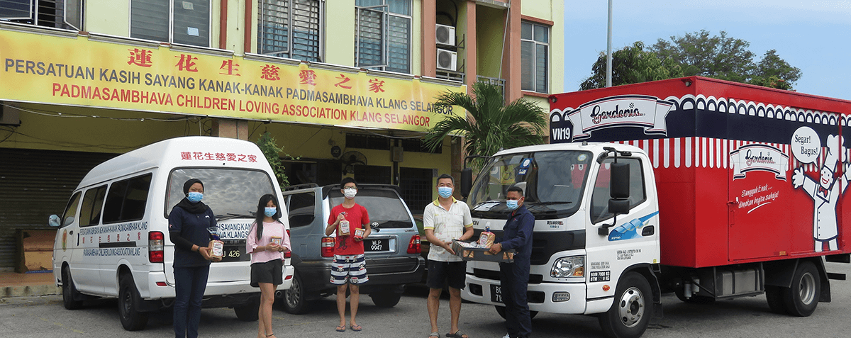 SEMPENA HARI ROTI SEDUNIA, PUSAT JAGAAN ORANG TUA,  ANAK YATIM, OKU DAN ORANG ASLI TERIMA SUMBANGAN  ROTI GARDENIA